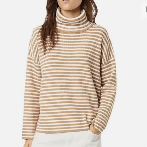 French. Connection Sweater - Picture 1 of 7